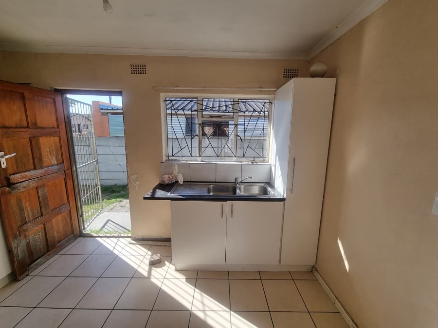 To Let 3 Bedroom Property for Rent in Devon Park Village Western Cape